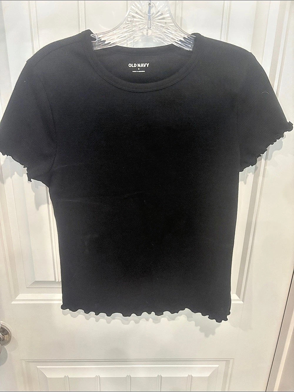 Old Navy Scalloped Short Sleeve Top in Black Size Medium Like New